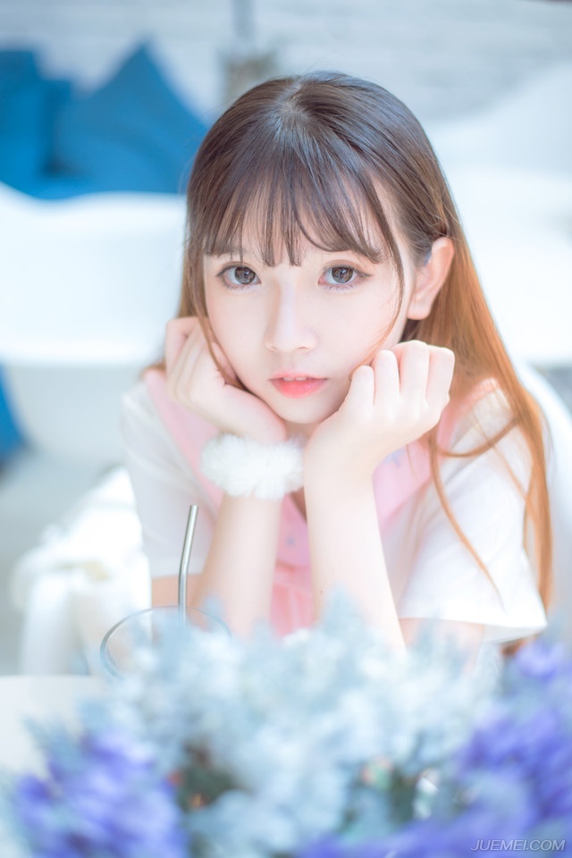 我迎著朝野站在大海的面前,对自己说:如果时光不能倒流,就让这一切,随风而去吧